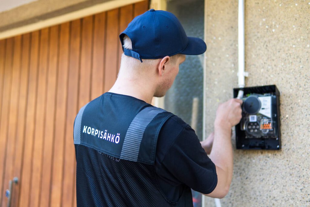 sähköauton latausaseman asennus taloyhtiöön