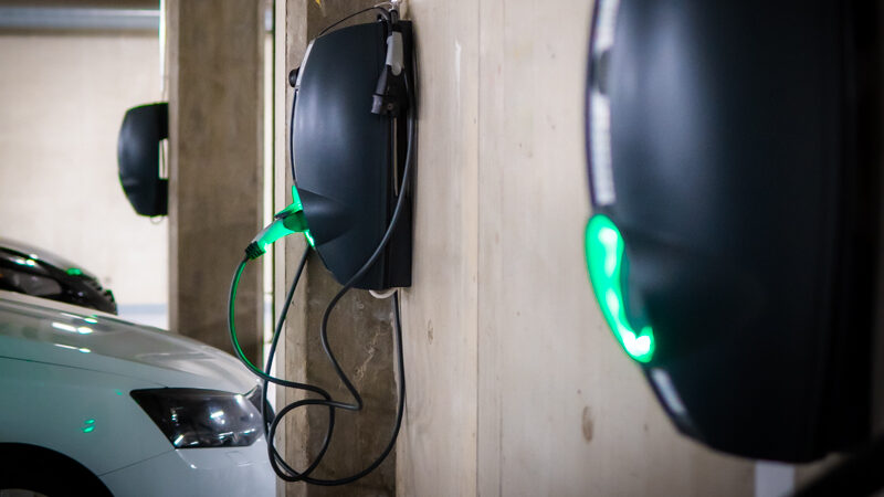 Latausinfran asennus